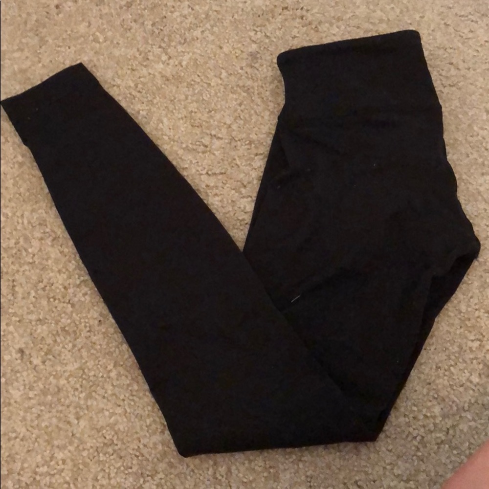 Black lululemon wunder under pants